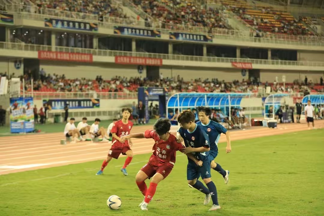 爱游戏官网-战队在比赛中掀起了一场热烈的角逐英文