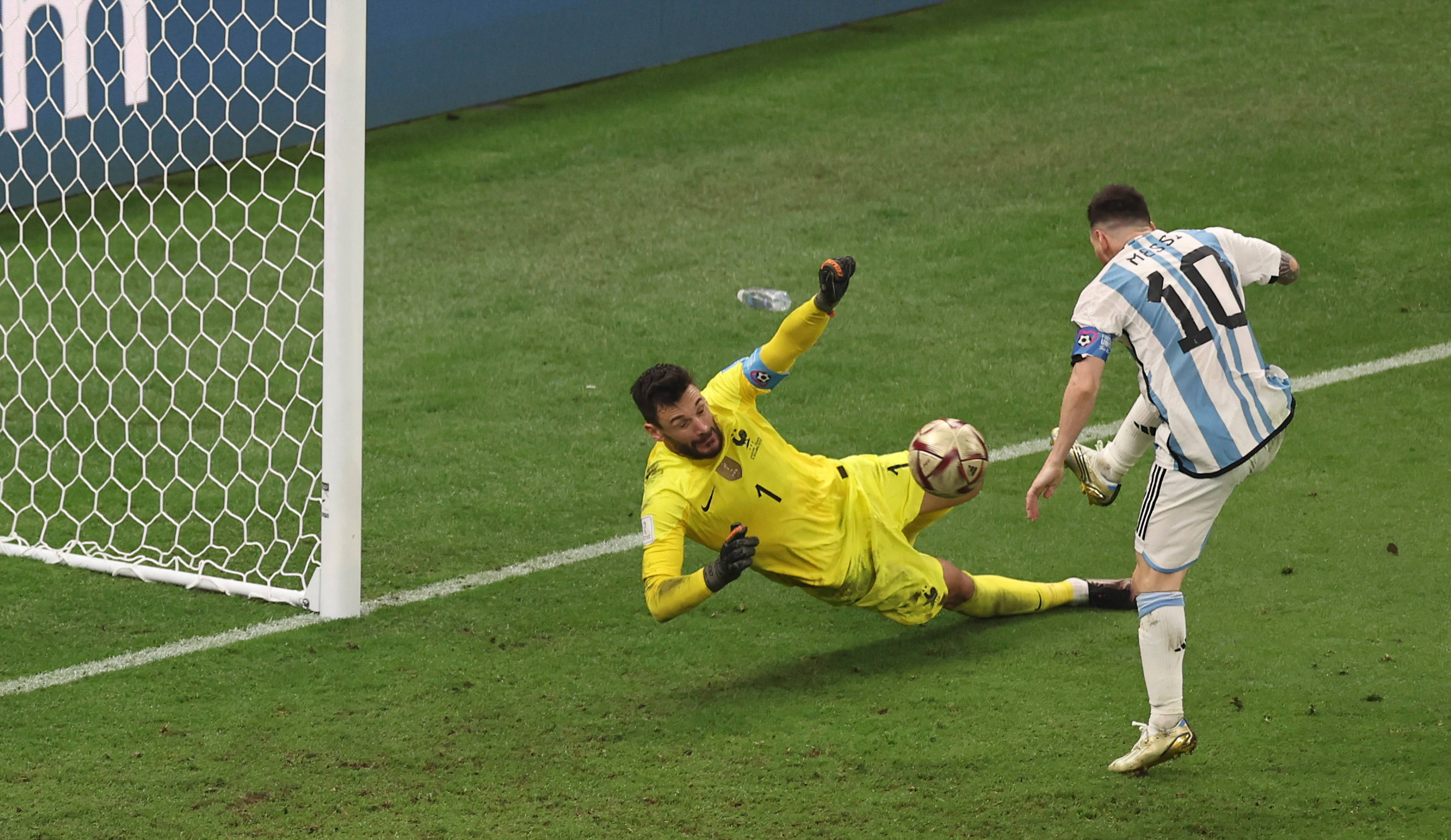 爱游戏官网-精湛足球比赛中球员射门精准无误什么意思